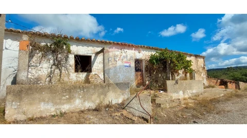 Moradia T4 para Venda em São Bartolomeu de Messines