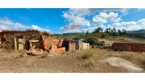 Moradia T4 para Venda em São Bartolomeu de Messines