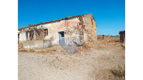 Moradia T4 para Venda em São Bartolomeu de Messines