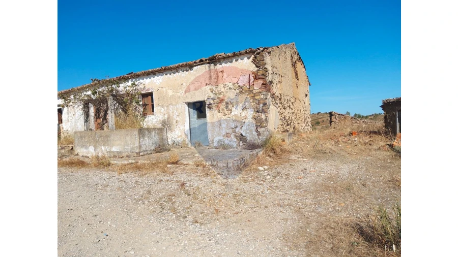 Moradia T4 para Venda em São Bartolomeu de Messines Foto 11
