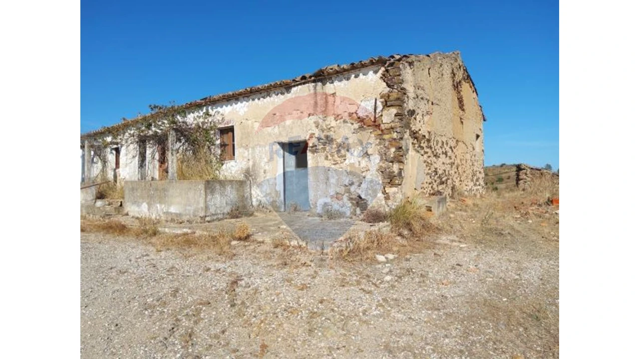 Moradia T4 para Venda em São Bartolomeu de Messines Foto 2