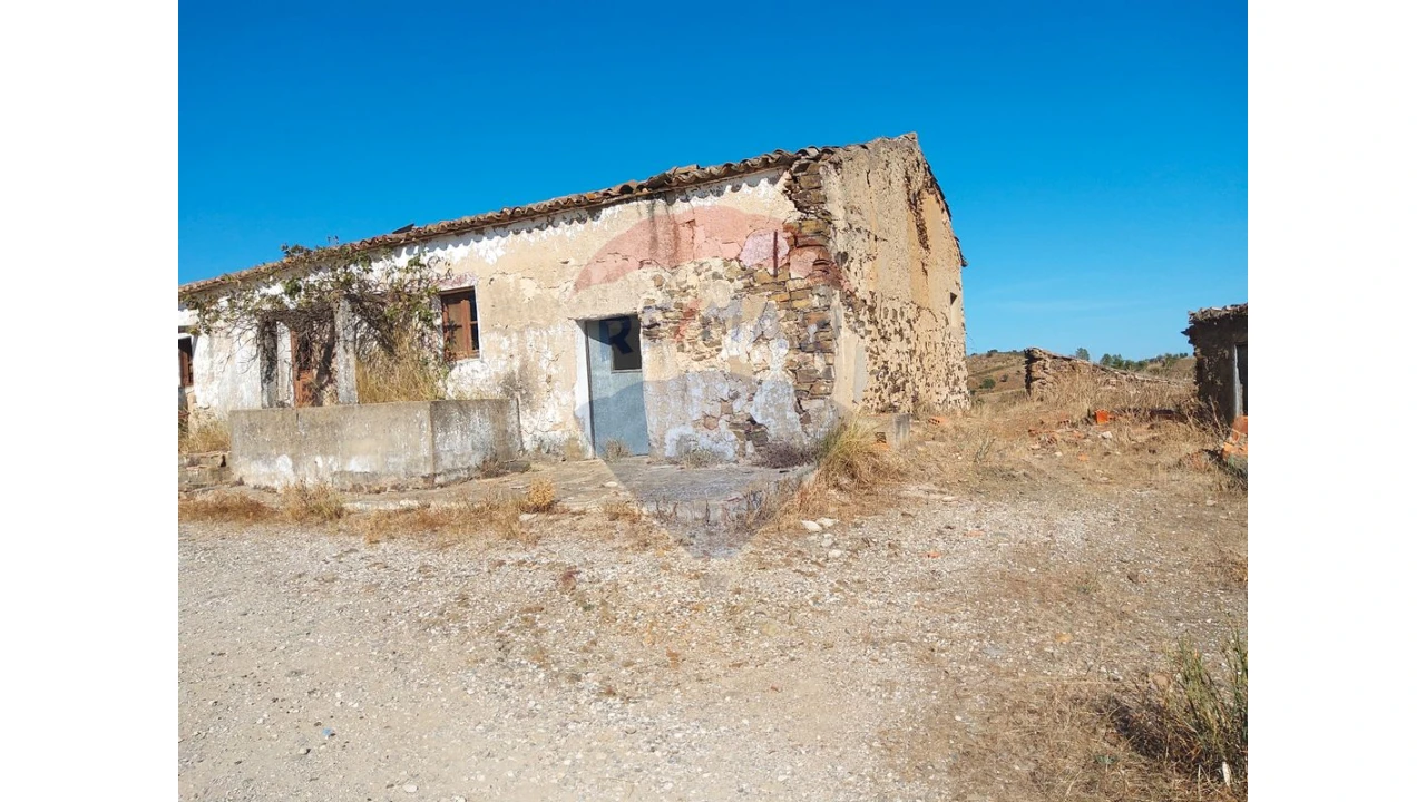 Moradia T4 para Venda em São Bartolomeu de Messines Foto 11