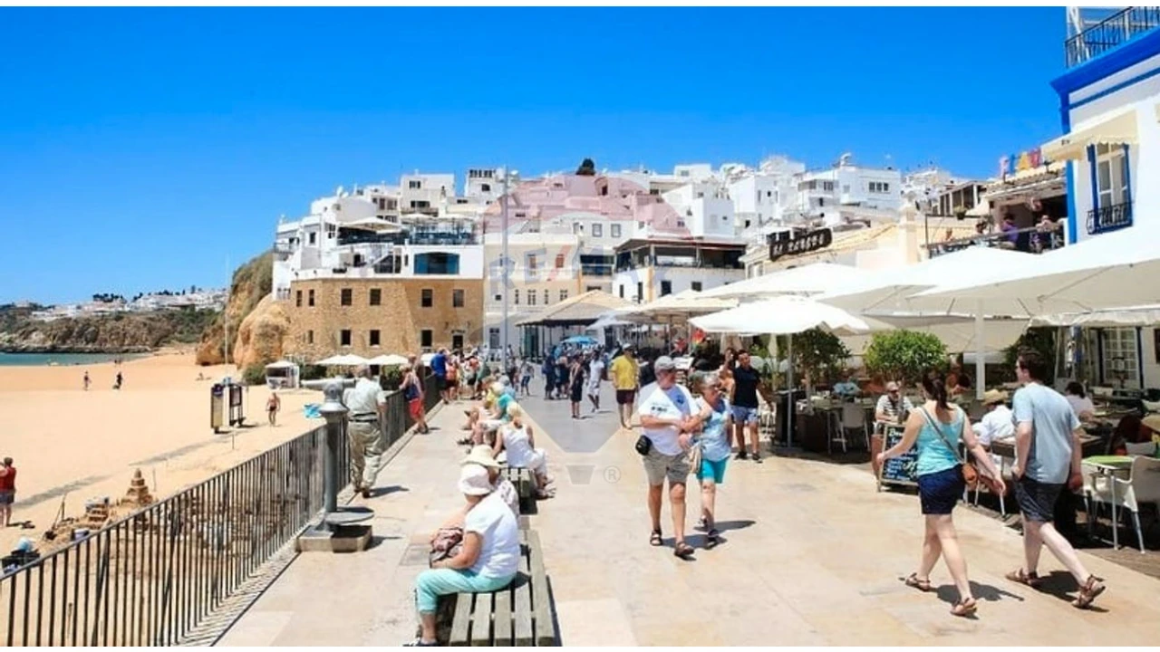 Apartamento T1 para Venda em Albufeira e Olhos de Água Foto 14