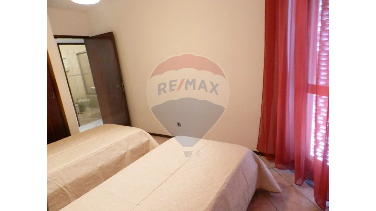 Apartamento T2 para Venda em Albufeira e Olhos de Água Foto 12