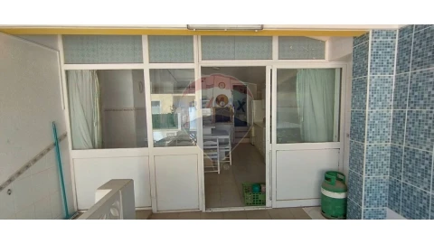 Moradia T5 para Venda em Albufeira e Olhos de Água