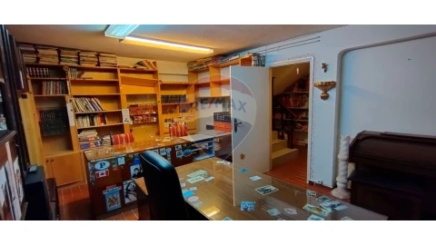 Moradia T5 para Venda em Albufeira e Olhos de Água