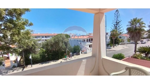 Moradia T5 para Venda em Albufeira e Olhos de Água