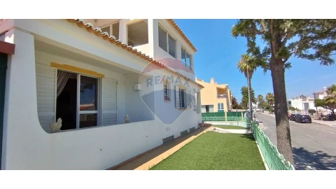 Moradia T5 para Venda em Albufeira e Olhos de Água