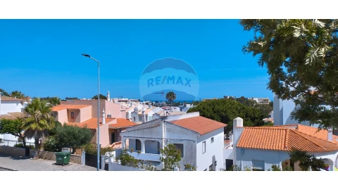 Moradia T5 para Venda em Albufeira e Olhos de Água