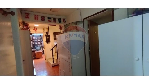 Moradia T5 para Venda em Albufeira e Olhos de Água