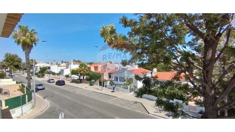 Moradia T5 para Venda em Albufeira e Olhos de Água