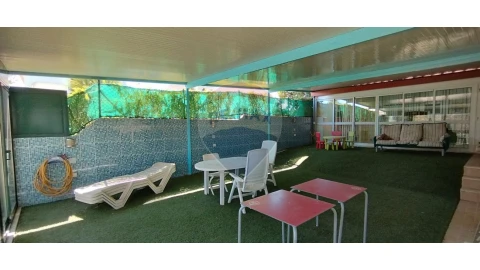 Moradia T5 para Venda em Albufeira e Olhos de Água