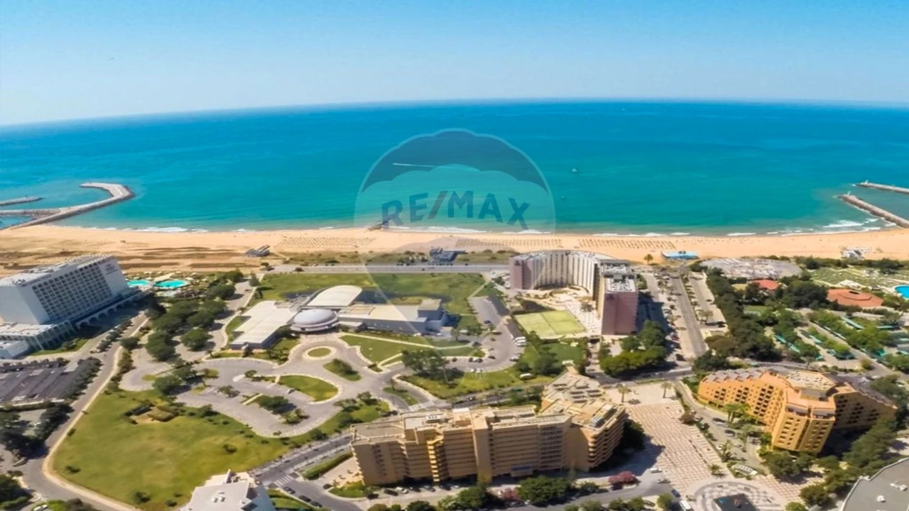 Apartamento para Venda em Quarteira Foto 2