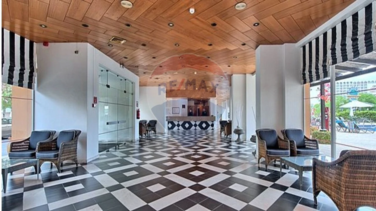 Apartamento para Venda em Quarteira Foto 3