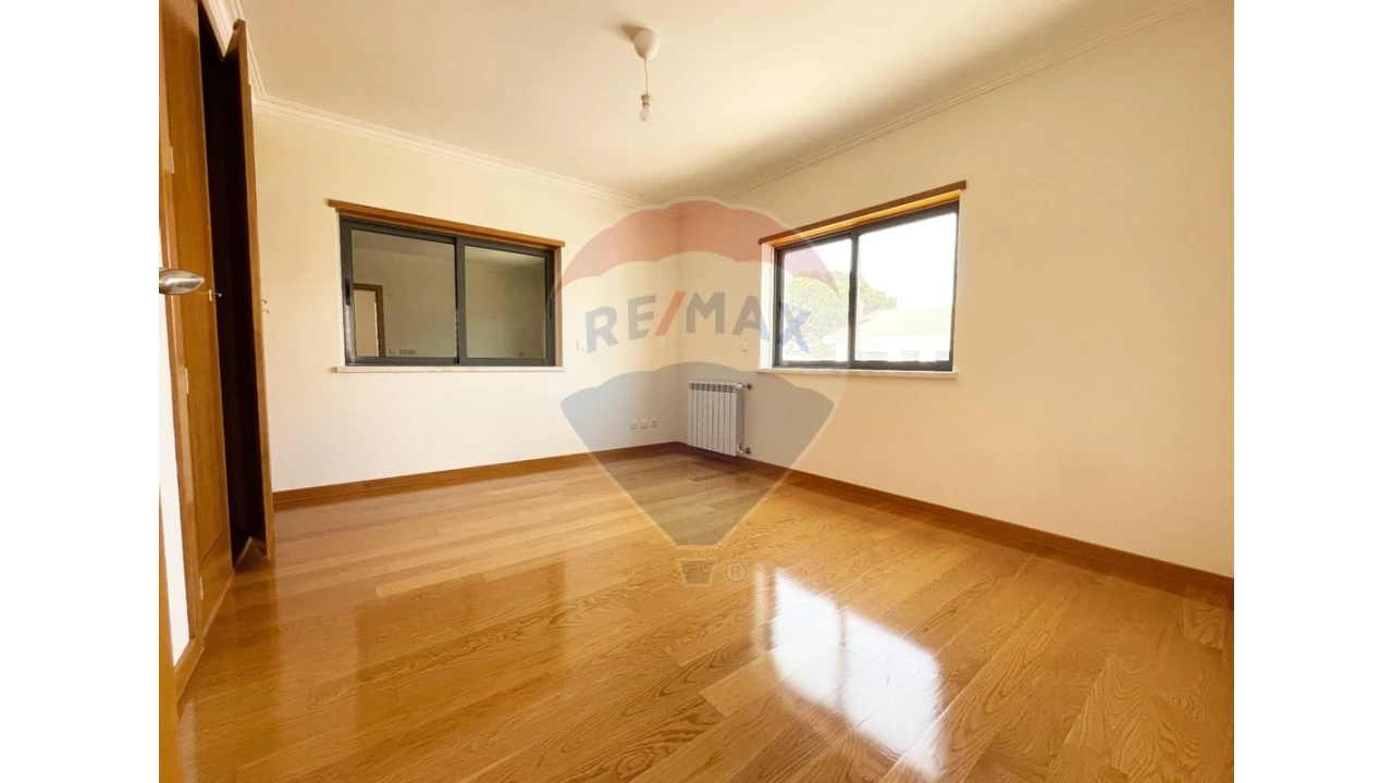Moradia T5 para Venda em Alcabideche Foto 14