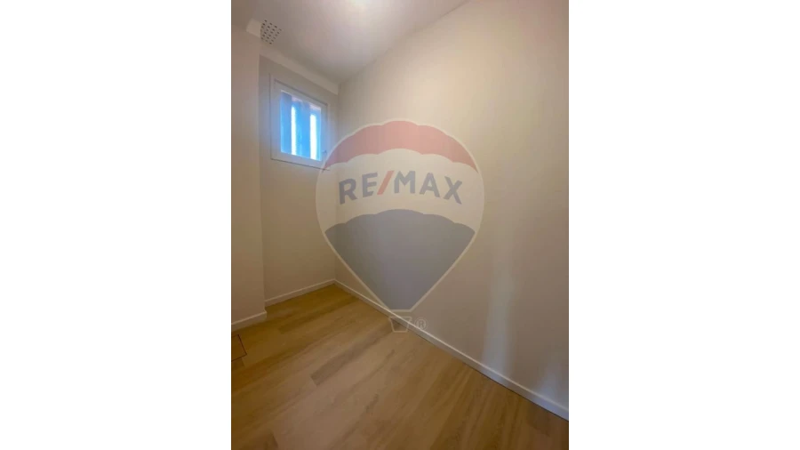 Apartamento T1 para Venda em Cedofeita, Santo Ildefonso, Sé, Miragaia, São Nicolau e Vitória Foto 5