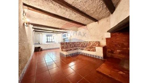 Moradia T3 para Venda em Carcavelos e Parede