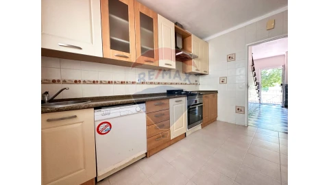 Moradia T3 para Venda em Carcavelos e Parede