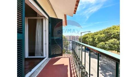 Moradia T3 para Venda em Carcavelos e Parede