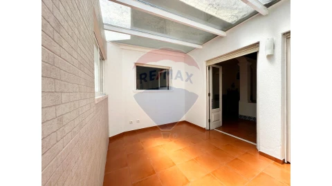 Moradia T3 para Venda em Carcavelos e Parede