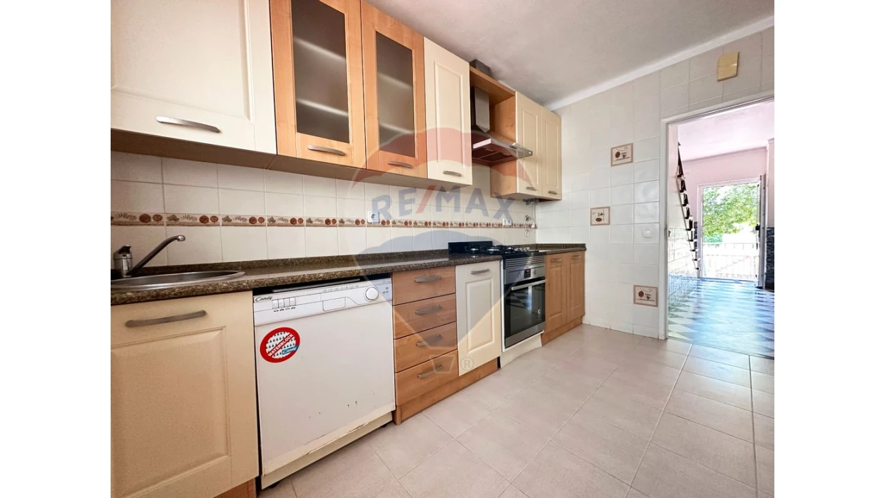 Moradia T3 para Venda em Carcavelos e Parede Foto 8