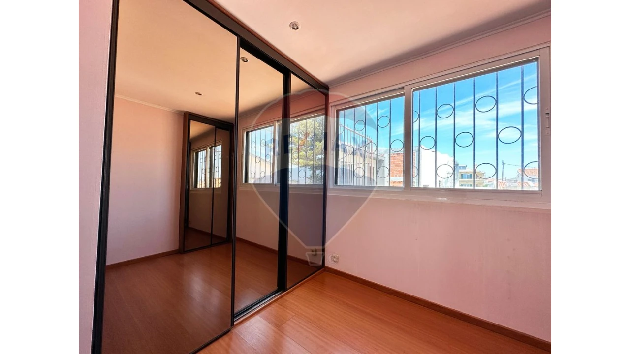 Moradia T3 para Venda em Carcavelos e Parede Foto 25