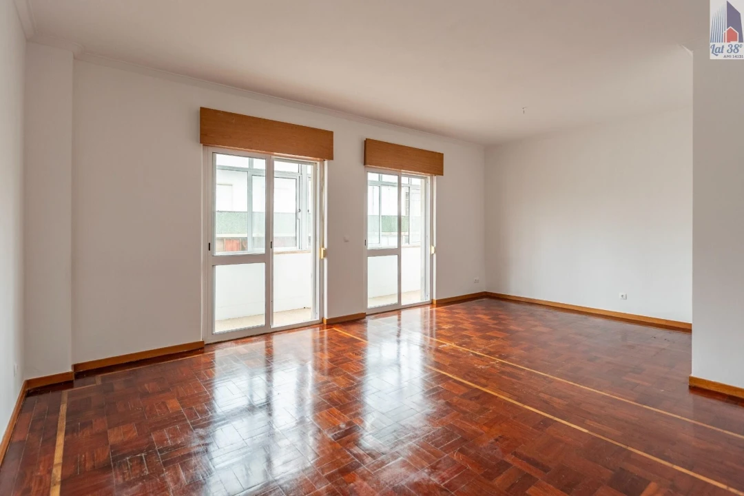 Apartamento T2 para Venda em Falagueira-Venda Nova Foto 1