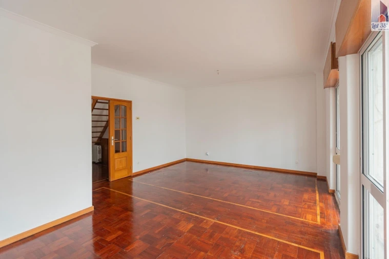 Apartamento T2 para Venda em Falagueira-Venda Nova Foto 3