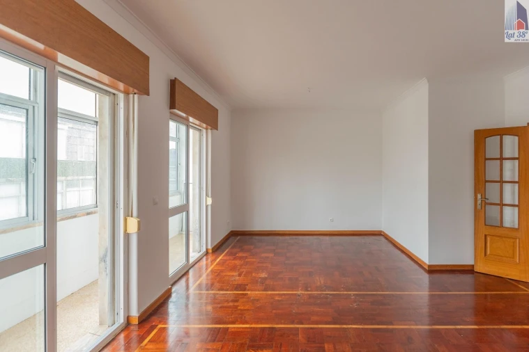 Apartamento T2 para Venda em Falagueira-Venda Nova Foto 2