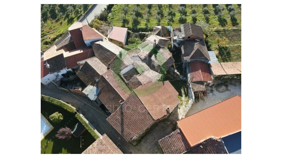 Moradia T0 para Venda em Suçães Foto 3