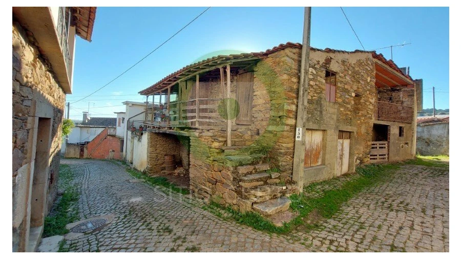 Moradia T0 para Venda em Suçães Foto 2