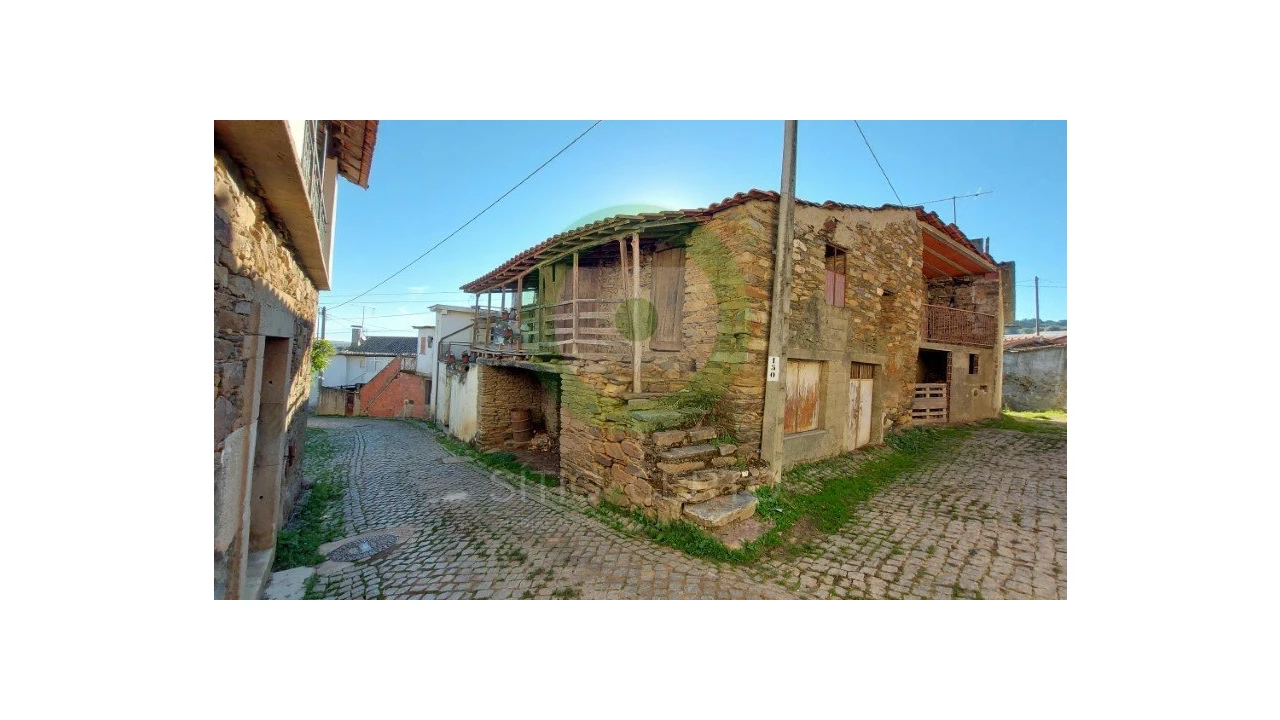 Moradia T0 para Venda em Suçães Foto 2