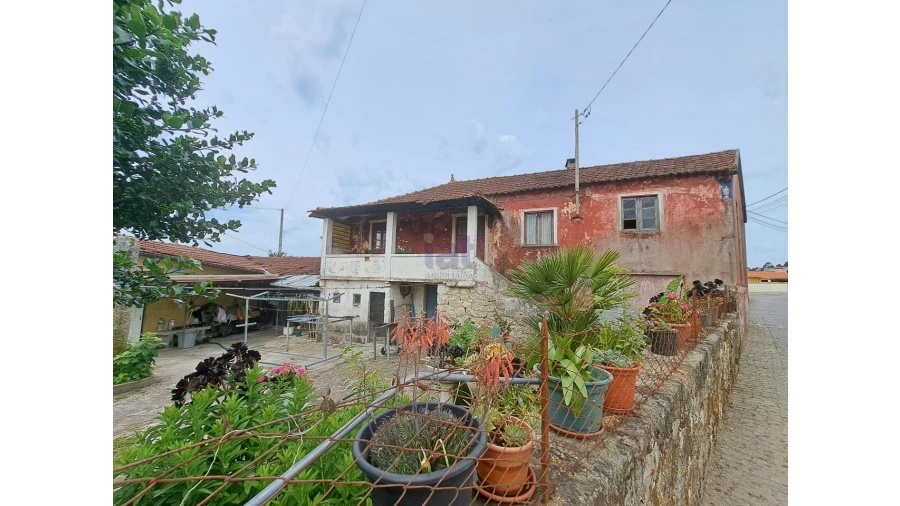 Moradia T2 para Venda em Palmeira de Faro e Curvos