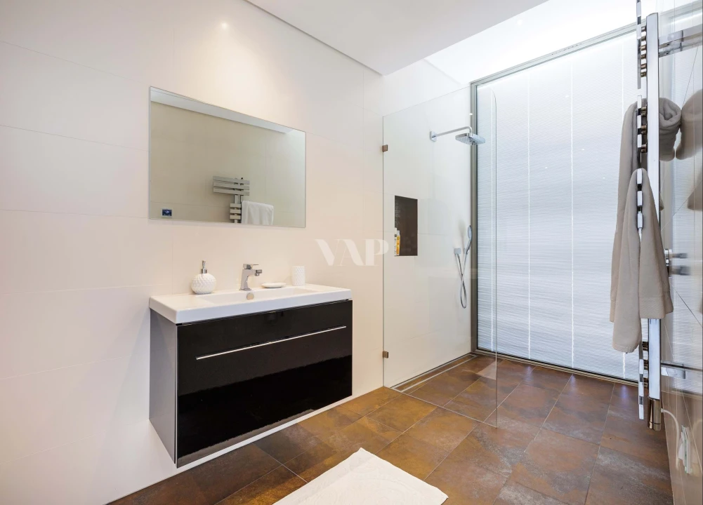 Moradia T5 para Venda em Quarteira Foto 27