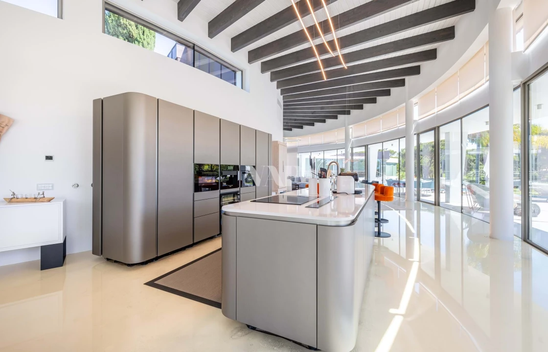 Moradia T5 para Venda em Quarteira Foto 7