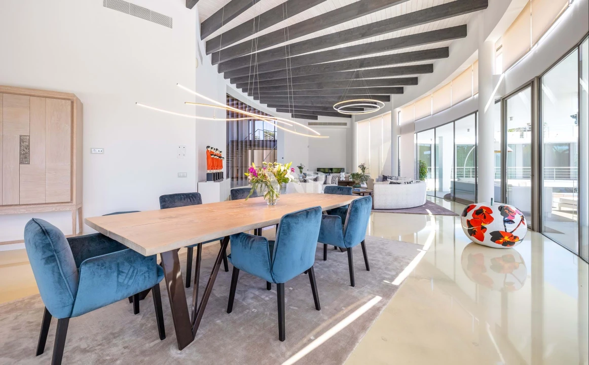 Moradia T5 para Venda em Quarteira Foto 14