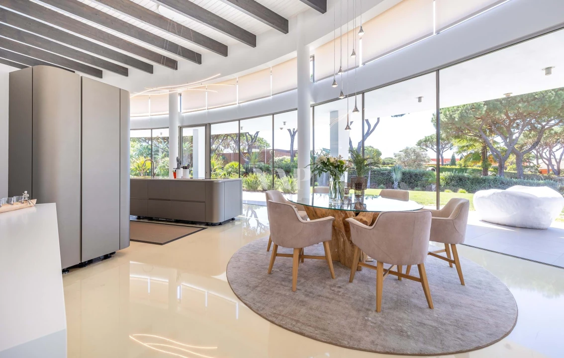 Moradia T5 para Venda em Quarteira Foto 18