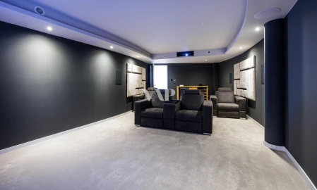 Moradia T5 para Venda em Quarteira