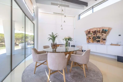 Moradia T5 para Venda em Quarteira