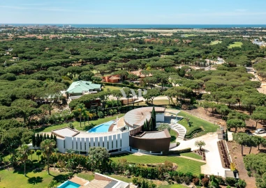 Moradia T5 para Venda em Quarteira