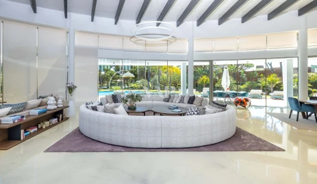 Moradia T5 para Venda em Quarteira