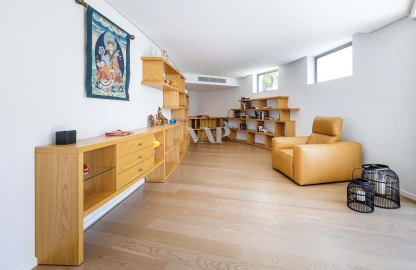 Moradia T5 para Venda em Quarteira