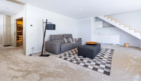 Moradia T5 para Venda em Quarteira