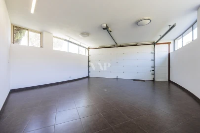 Moradia T5 para Venda em Quarteira