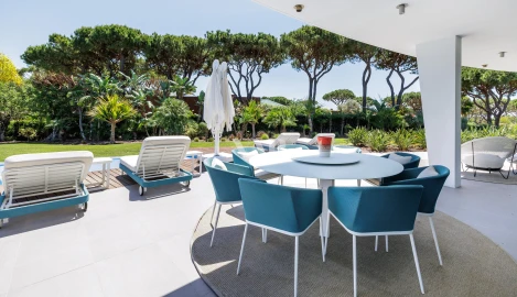 Moradia T5 para Venda em Quarteira