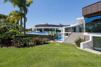 Moradia T5 para Venda em Quarteira