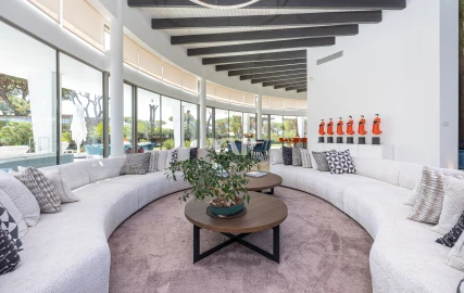 Moradia T5 para Venda em Quarteira