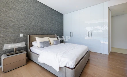 Moradia T5 para Venda em Quarteira