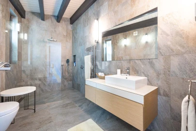 Moradia T5 para Venda em Quarteira