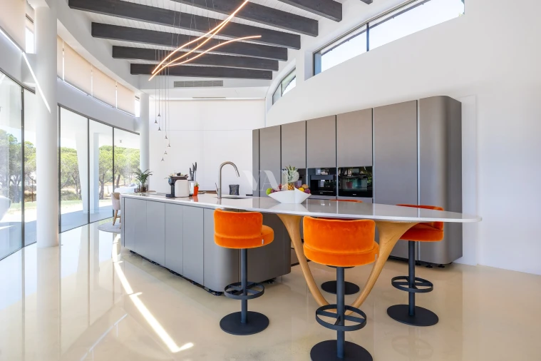 Moradia T5 para Venda em Quarteira Foto 15